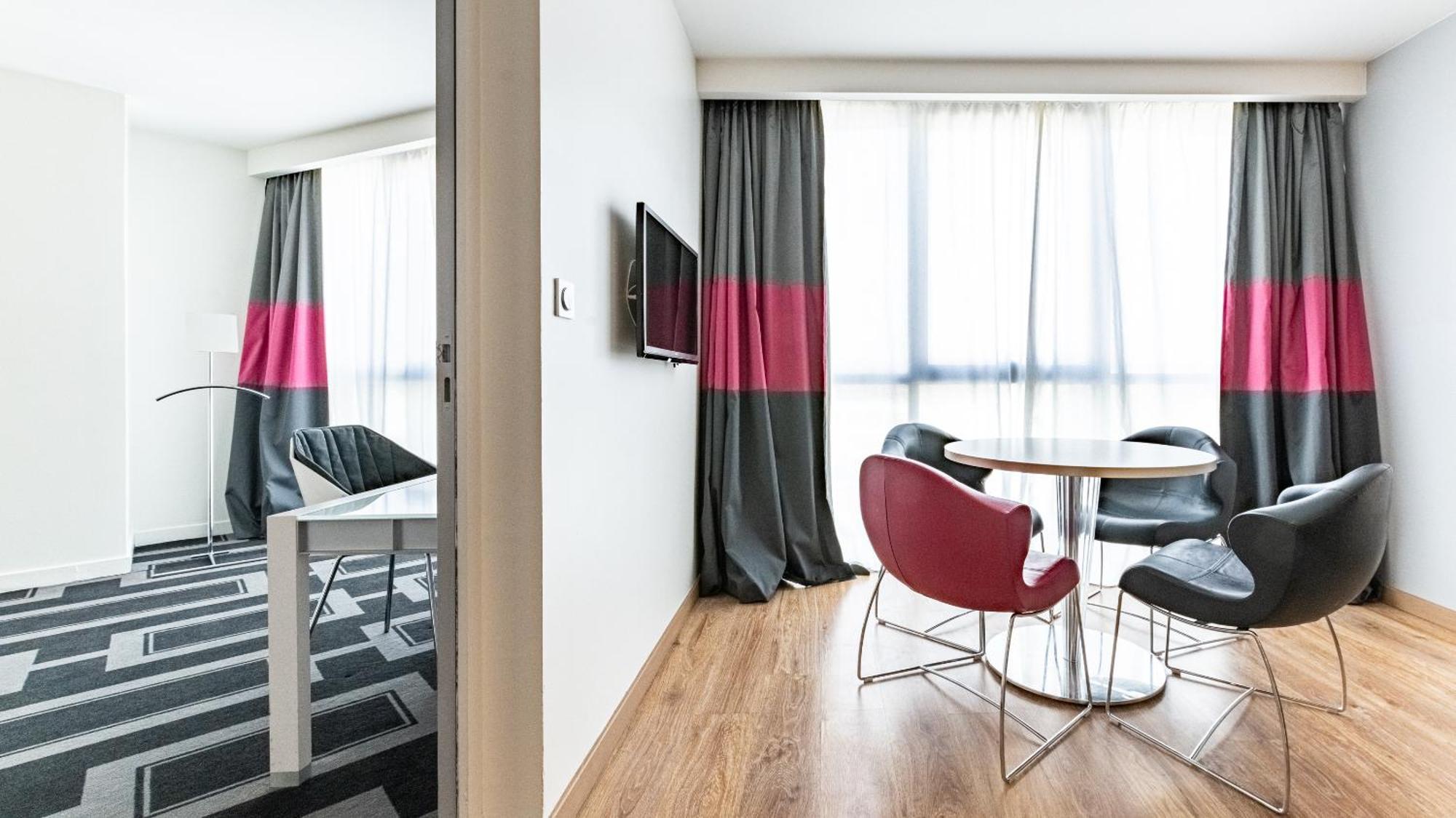 Holiday Inn Dijon Toison D'Or By Ihg Esterno foto